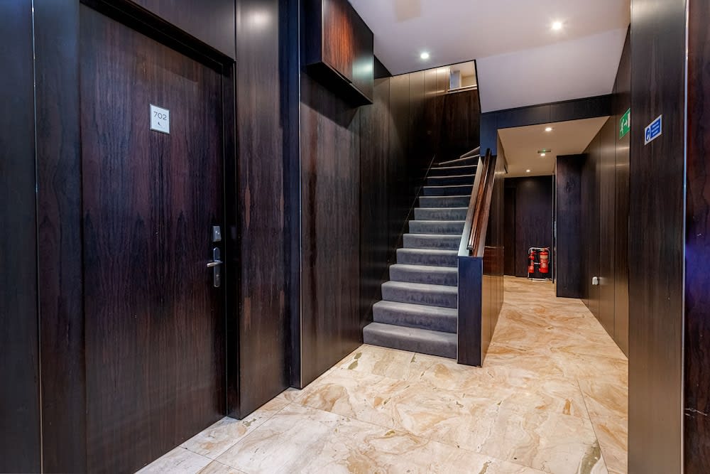 Claverley Court Apartments Knightsbridge 2