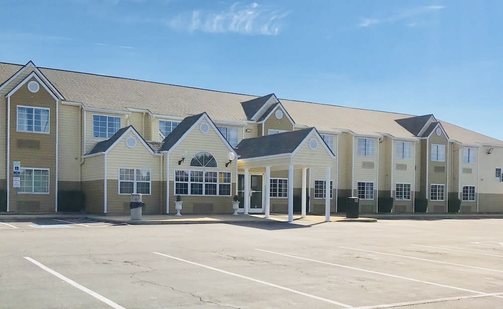 Microtel Inn & Suites by Wyndham Tuscaloosa East 1