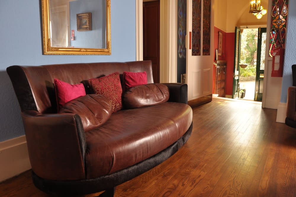 Farnley Tower Guesthouse 2