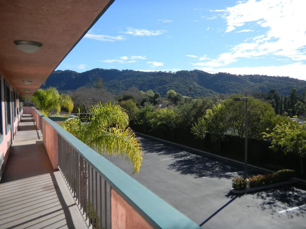 Oakridge Inn 1