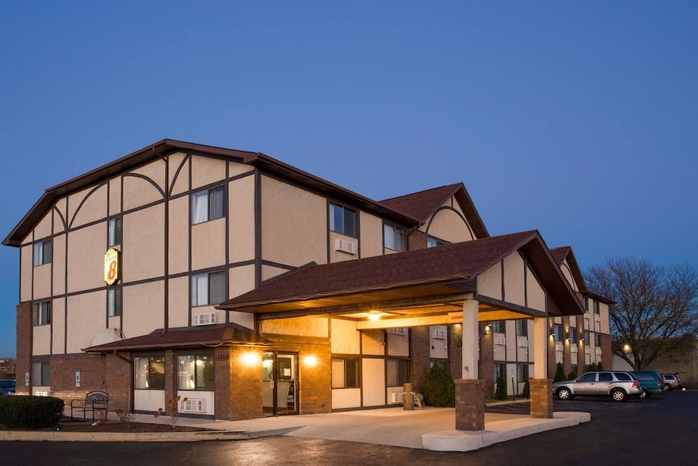 Super 8 by Wyndham Woodstock 1
