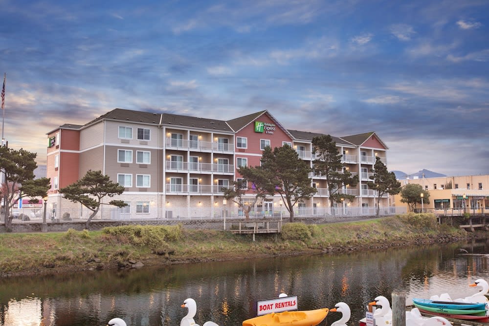Holiday Inn Express & Suites SEASIDE-CONVENTION CENTER by IHG 1
