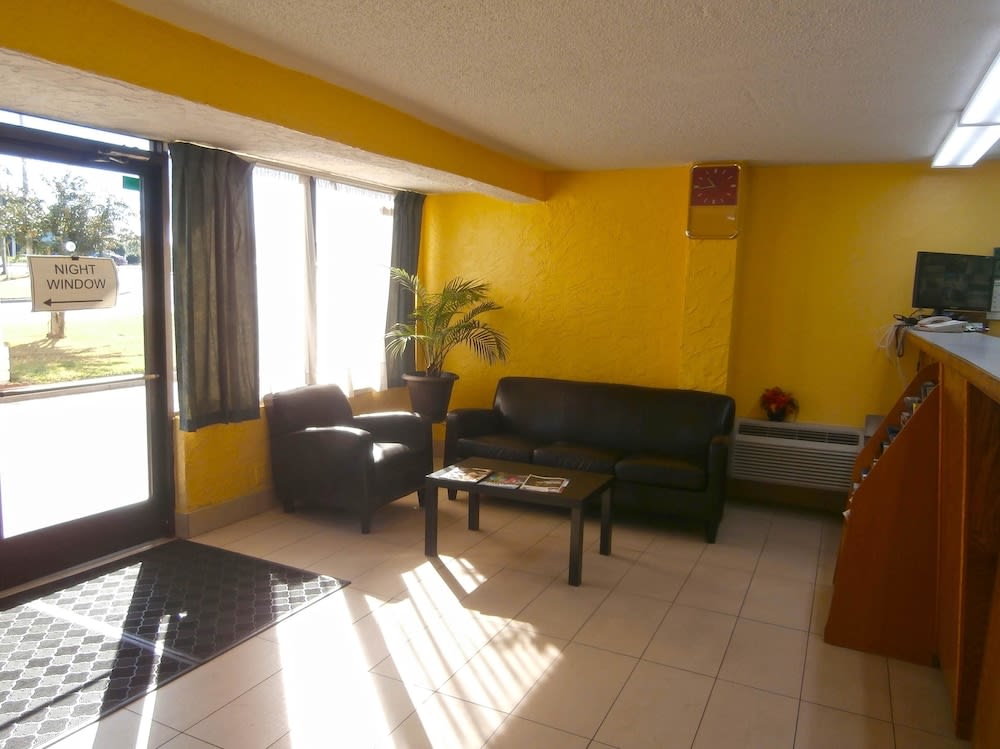 Americas Best Value Inn Tucker 2