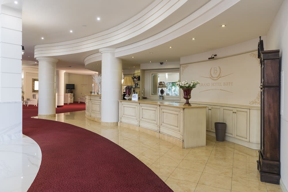 Grand Hotel Biffy 5