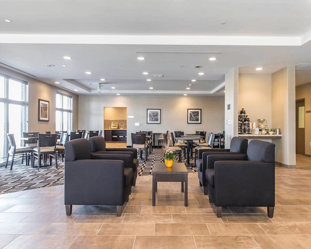 Quality Inn & Suites Kingston 2