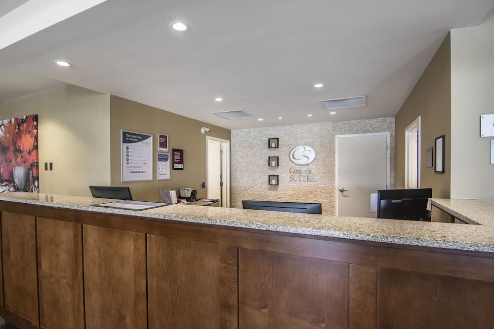 Comfort Suites Regina 3