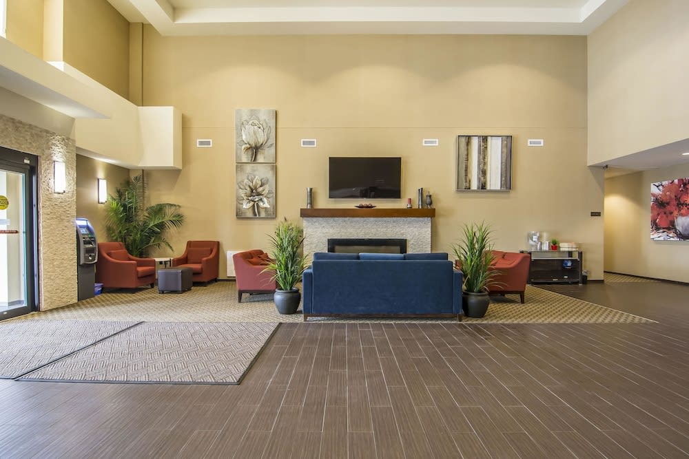 Comfort Suites Regina 4