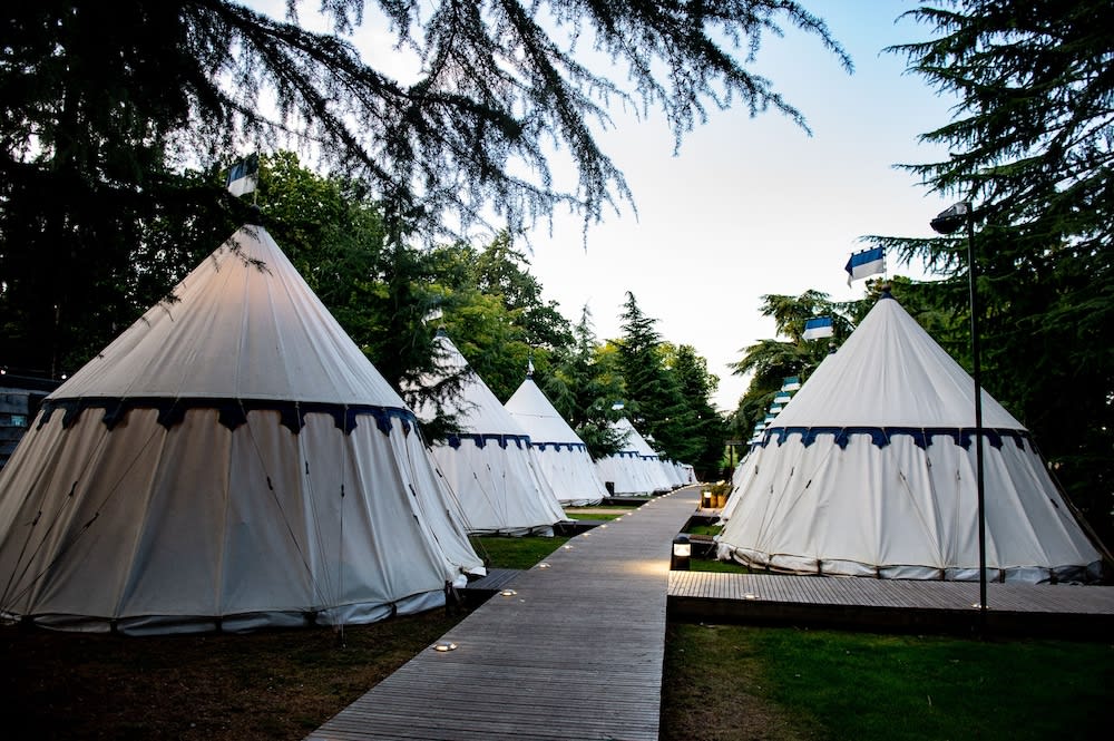 Warwick Castle Hotel & Knight's Village 2