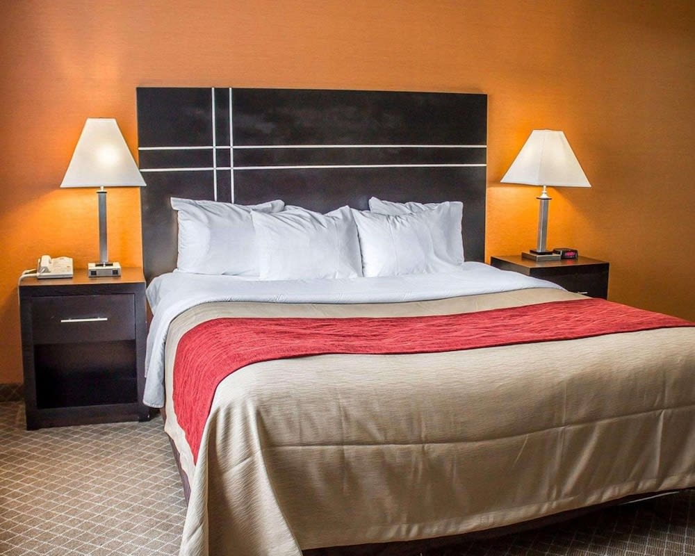 Howard Johnson by Wyndham Columbus State Fairgrounds I-71 1