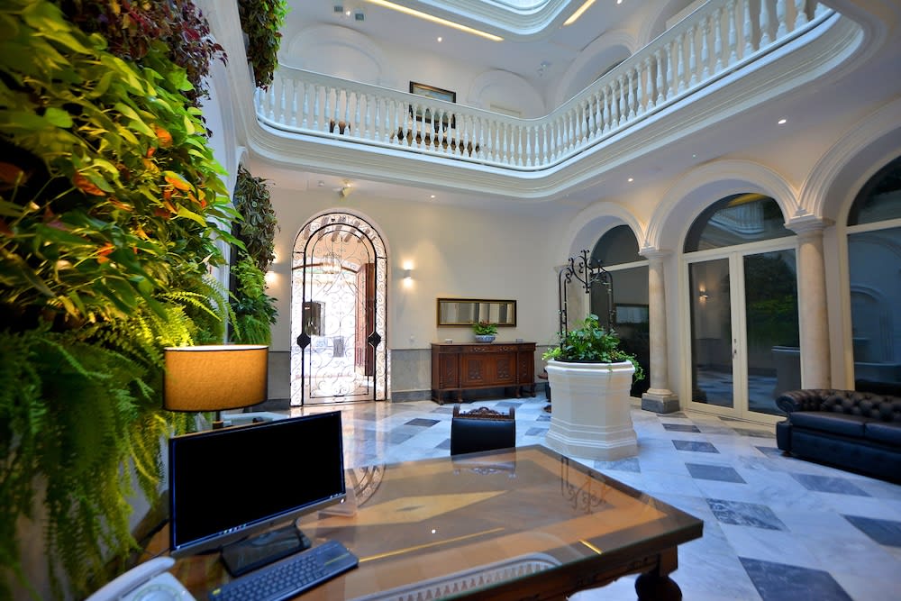 El Armador Casa Palacio by Luxury Suites Cádiz 2