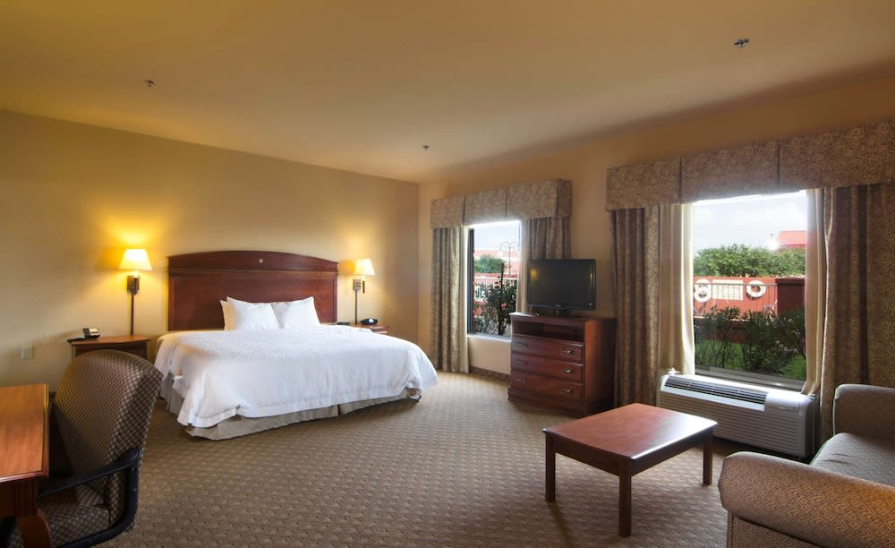 Hampton Inn & Suites Brownsville 4