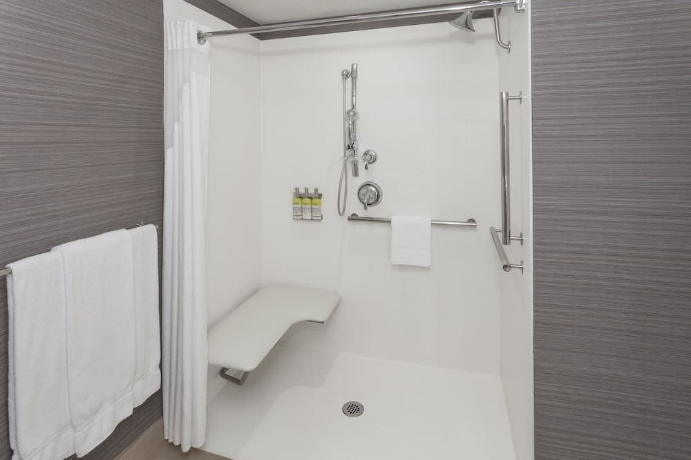Holiday Inn Express & Suites RIVERHEAD - LONG ISLAND by IHG 2