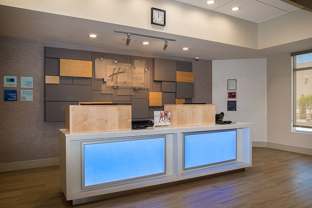 Holiday Inn Express FULLERTON - ANAHEIM by IHG 2