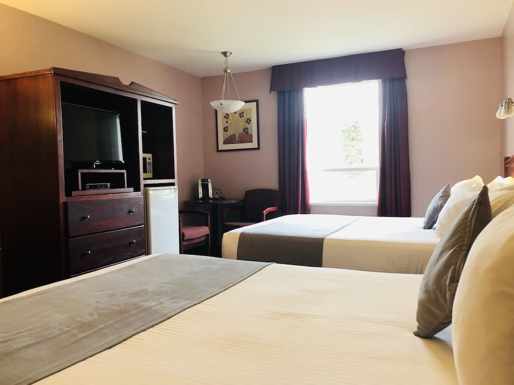 Super 8 by Wyndham Lake Country/Winfield Area 4