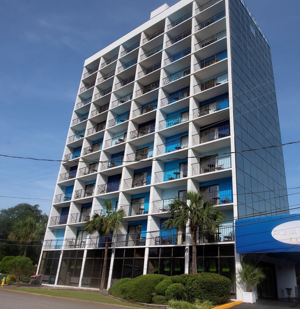 Aqua Beach Inn 1
