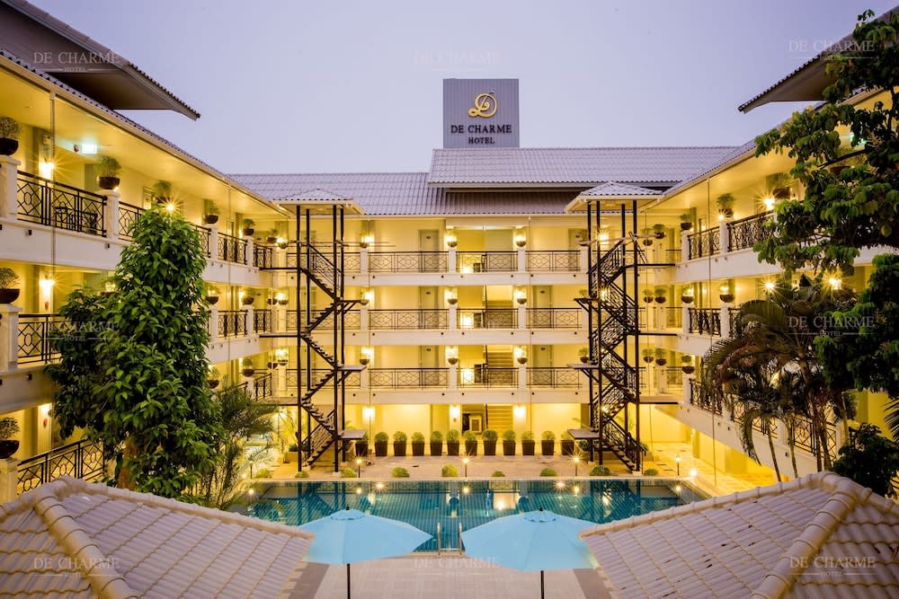 Decharme Hotel 1