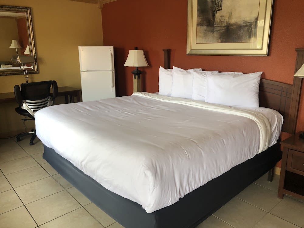 Americas Best Value Inn & Suites North Port 4