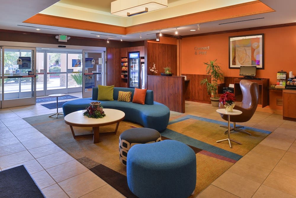 Fairfield Inn and Suites by Marriott Elk Grove 2