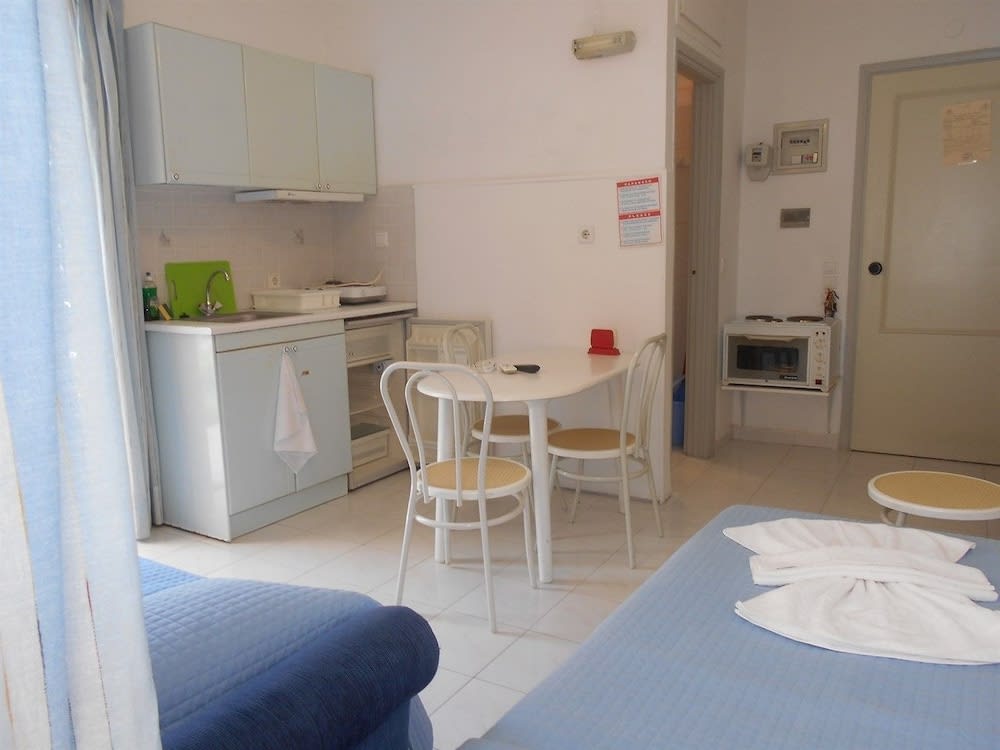 Ilona Apartments Chania 4