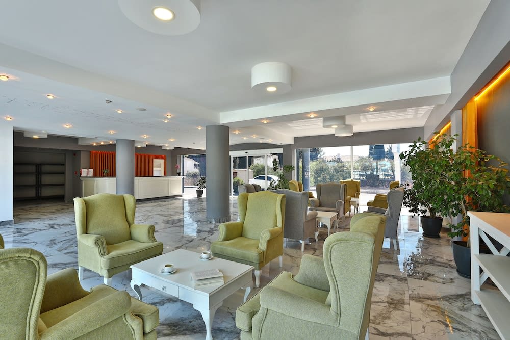 Summer in Garden Suites & Beach Hotel 2