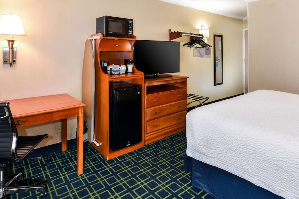 SureStay Hotel by Best Western Ontario Airport 5