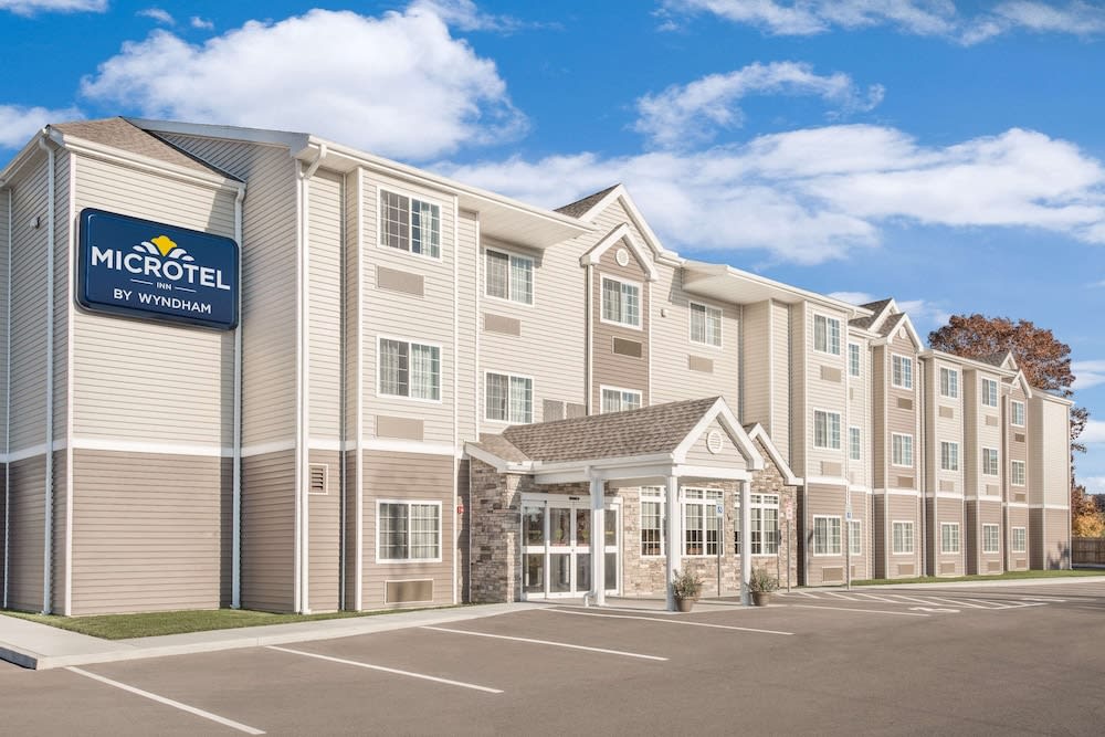 Microtel Inn & Suites by Wyndham Binghamton 1