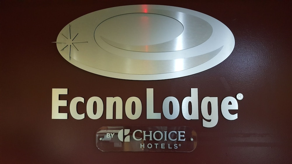 Econo Lodge 2