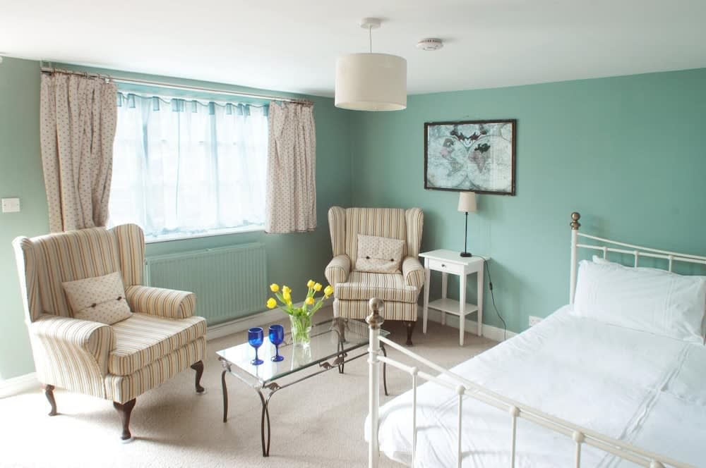 The Lodge Quaint Georgian Apartment, Wifi and Parking, near Bath 1