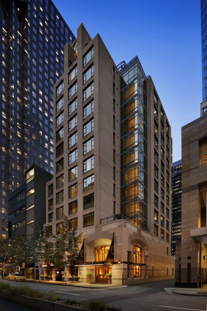 Hotel Le Soleil by Executive Hotels 1