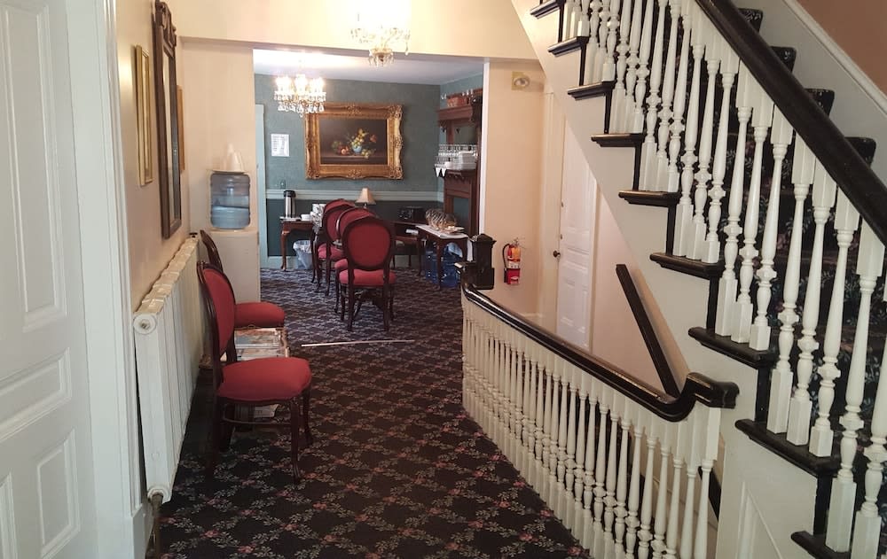 Cleveland House Inn 2