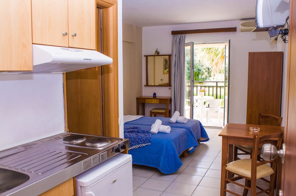 Sunshine Studios & Apartments 2