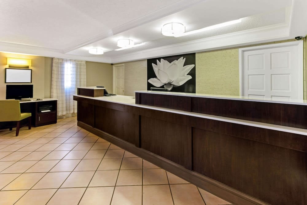 La Quinta Inn by Wyndham Santa Fe 2
