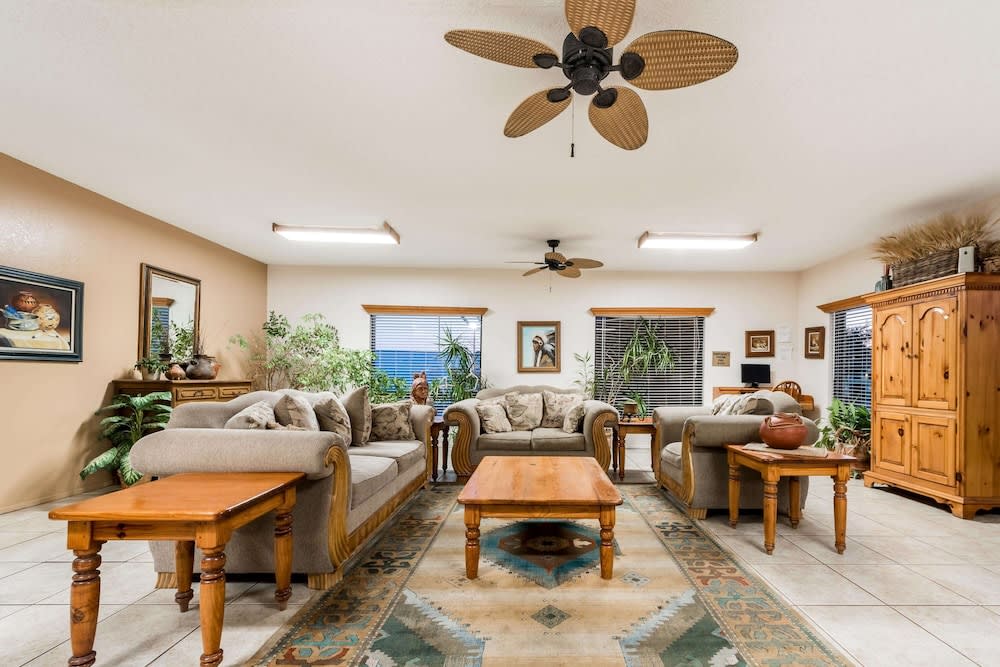Super 8 by Wyndham Waco/Mall area TX 2