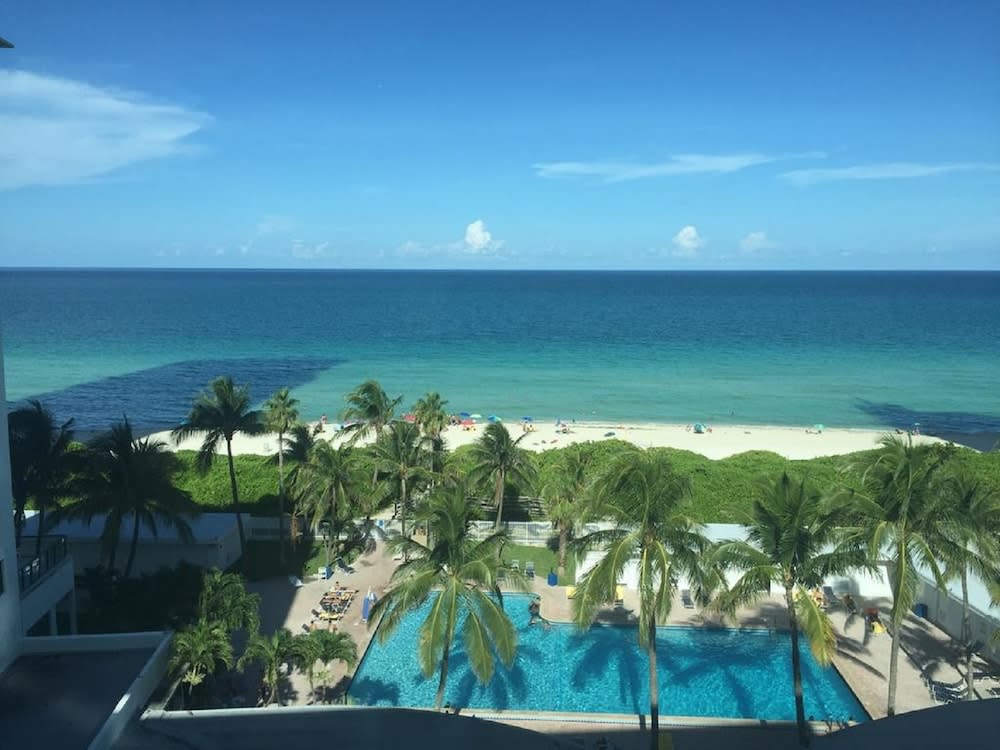 Ocean Front Casablanca Studios with FULL KITCHENS & Beach access By BL Rentals 1