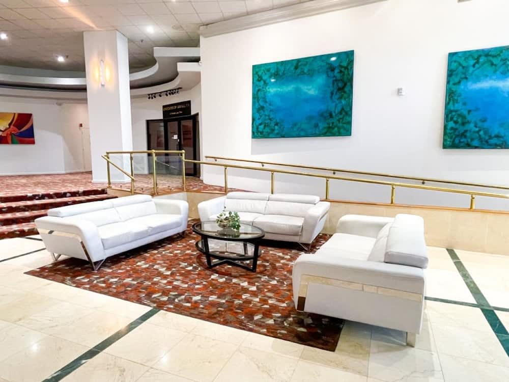 Ocean Front Casablanca Studios with FULL KITCHENS & Beach access By BL Rentals 5