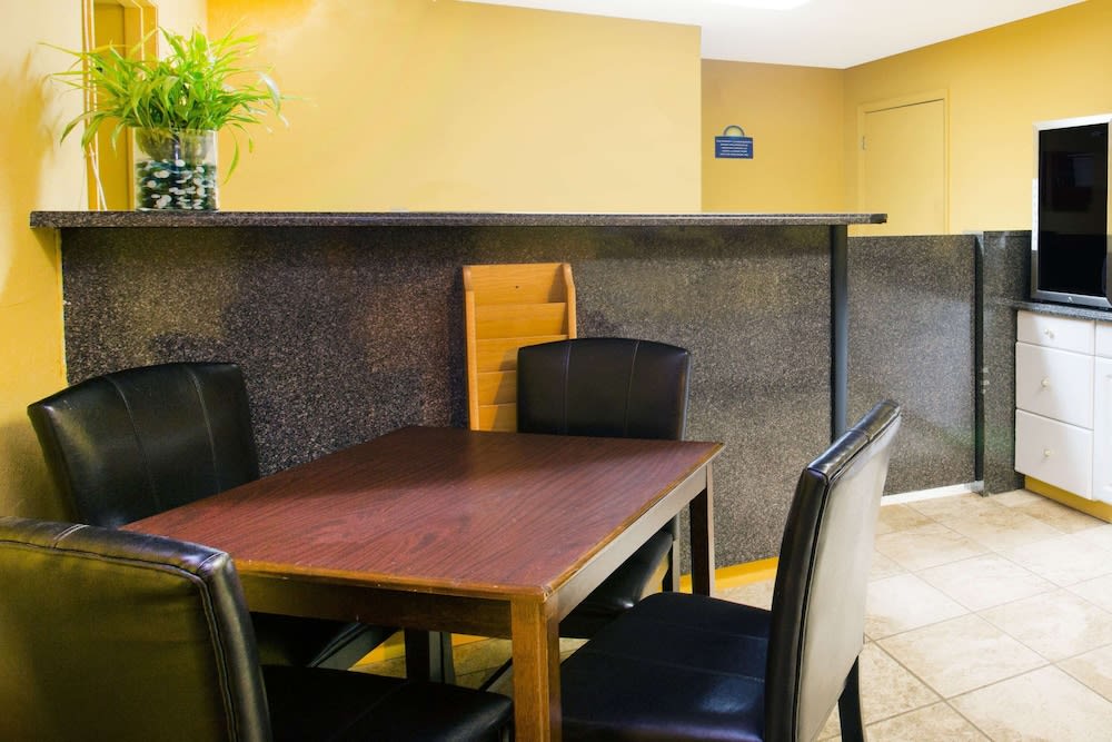 Days Inn by Wyndham Camilla 2