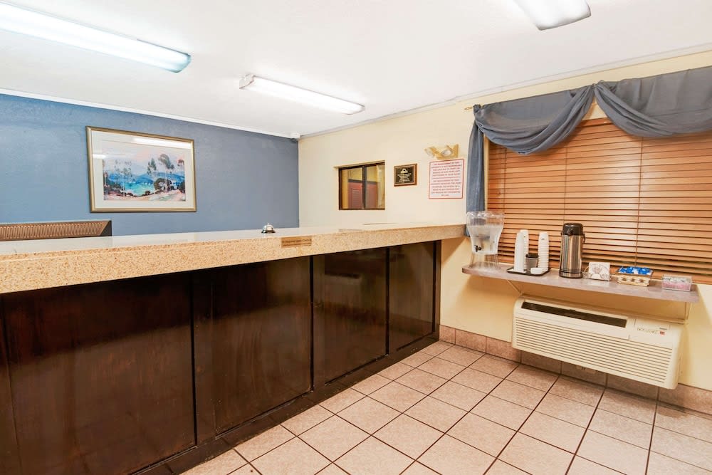 Days Inn by Wyndham El Paso Airport East 2