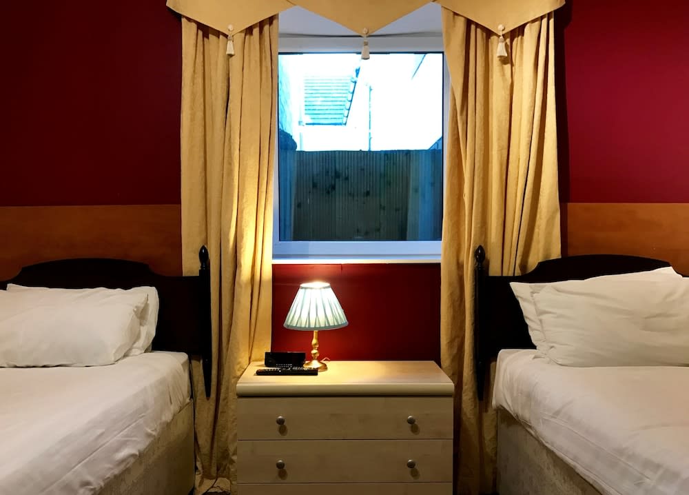 Glenlossie Guest House 2