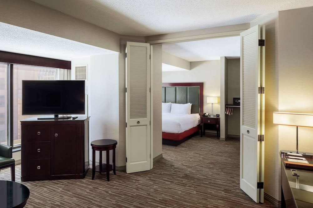 DoubleTree Suites by Hilton Hotel Columbus Downtown 5