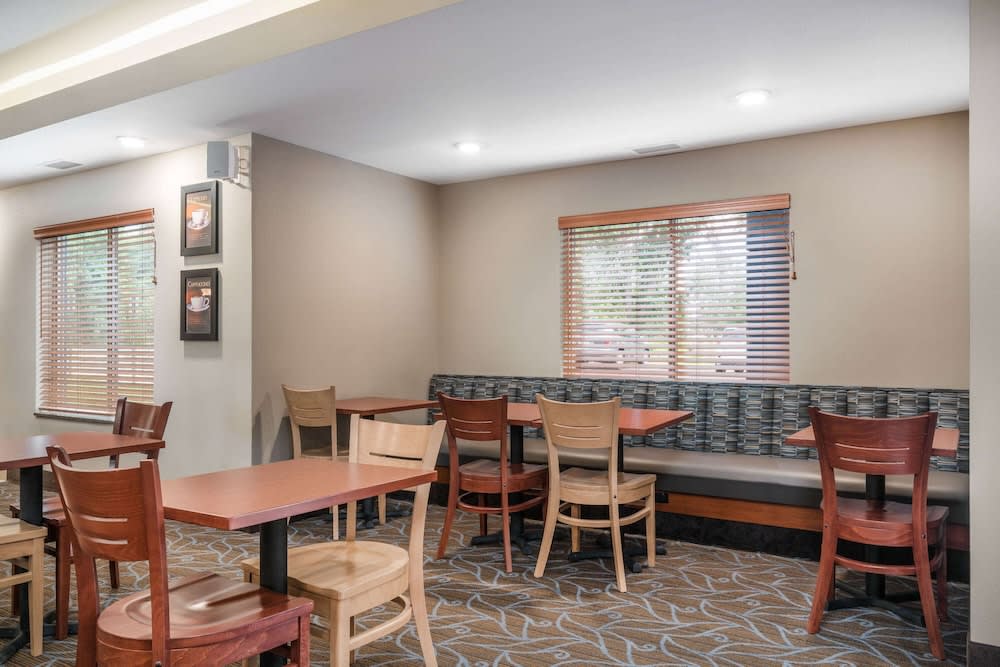 AmericInn by Wyndham Winona 2