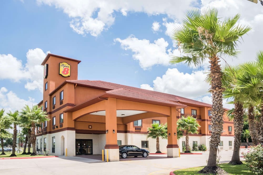 Super 8 by Wyndham Brookshire TX 1