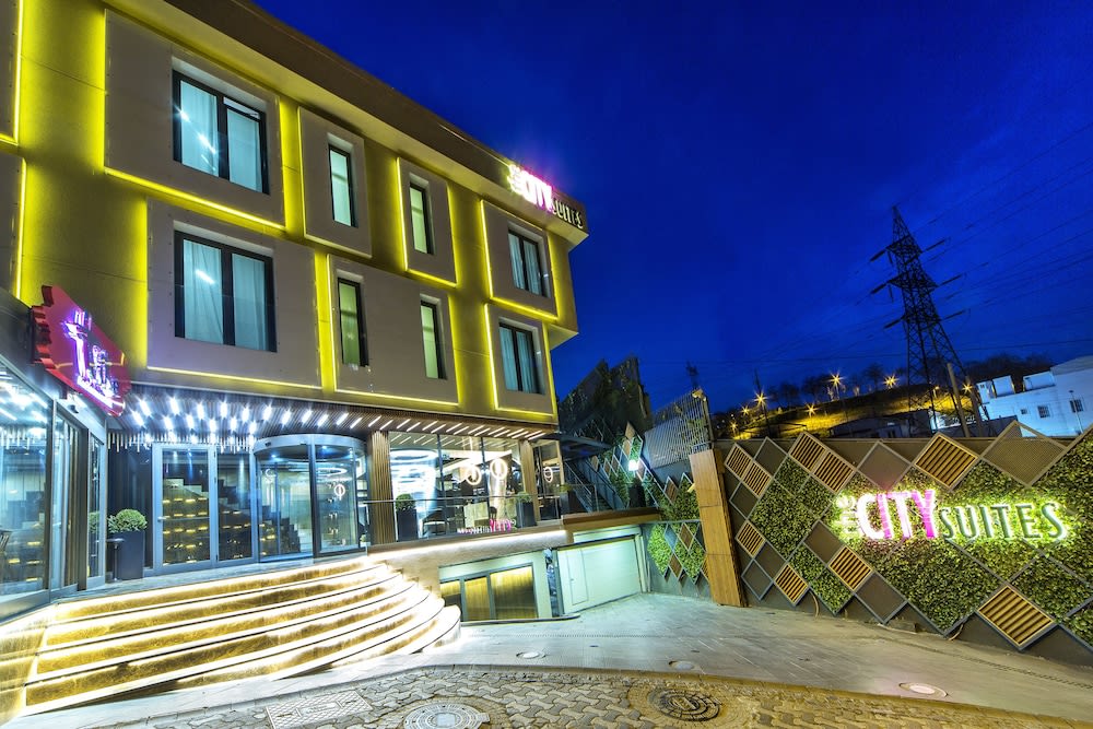 The City Suites 1