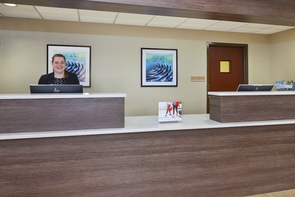 Candlewood Suites GRAND RAPIDS AIRPORT by IHG 2