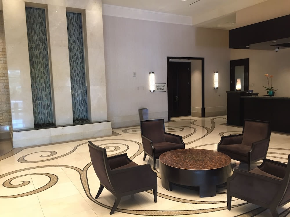 Luxury Suites International at The Signature 2