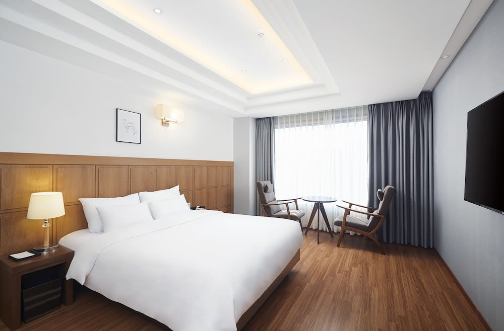 Lion Hotel 1