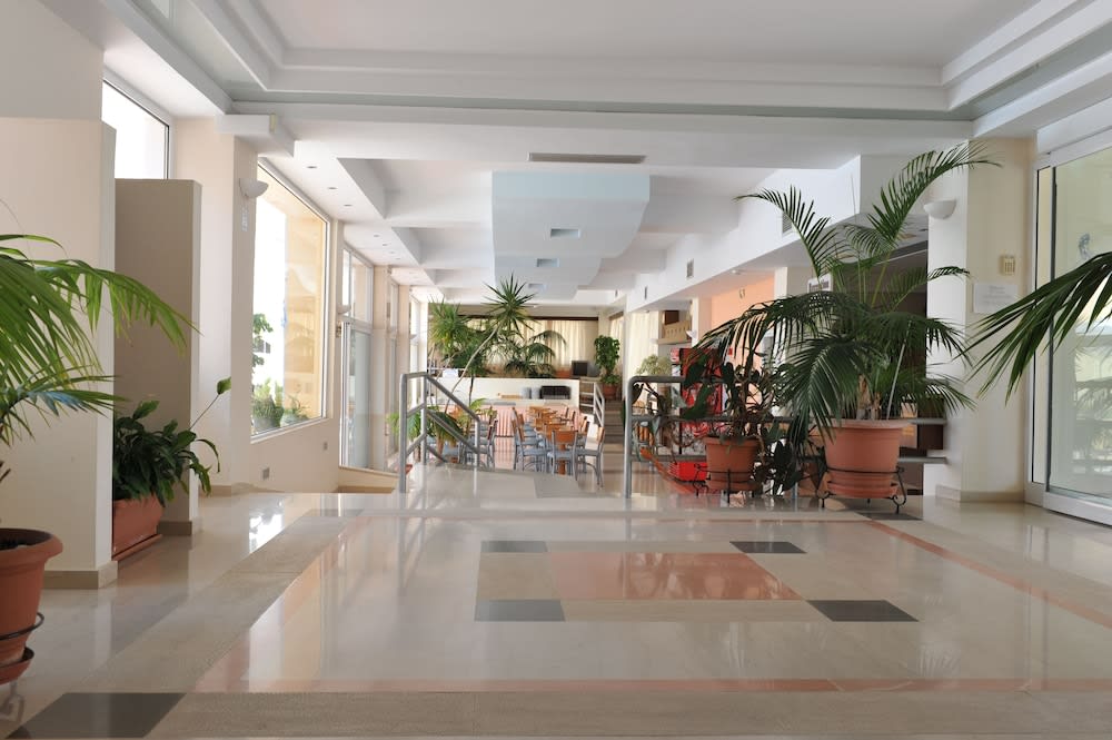 Adonis Hotel 2