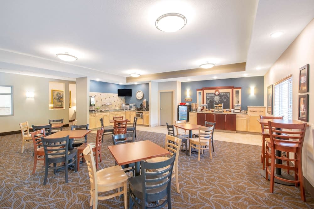 AmericInn by Wyndham Humboldt 1