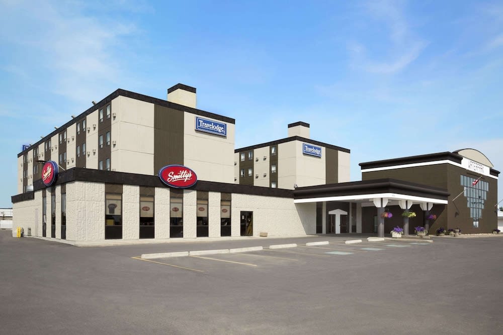 Travelodge by Wyndham Edmonton West 1