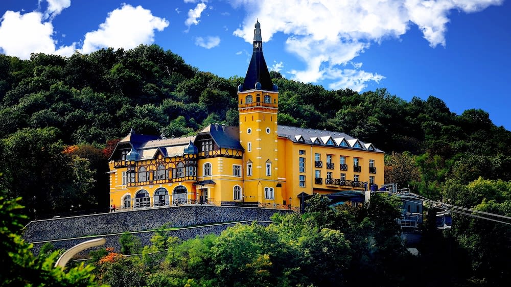 Hotel Větruše 1