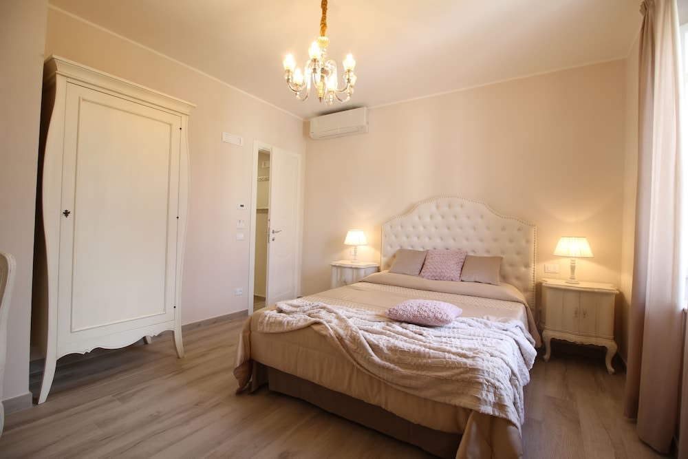 LUCCA IN CHIC - No Ztl, Free Parking, Priv Bath, Old City 550m 1